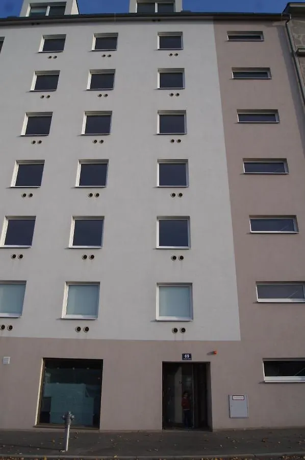Paradise City Apartment Hotel Vienna
