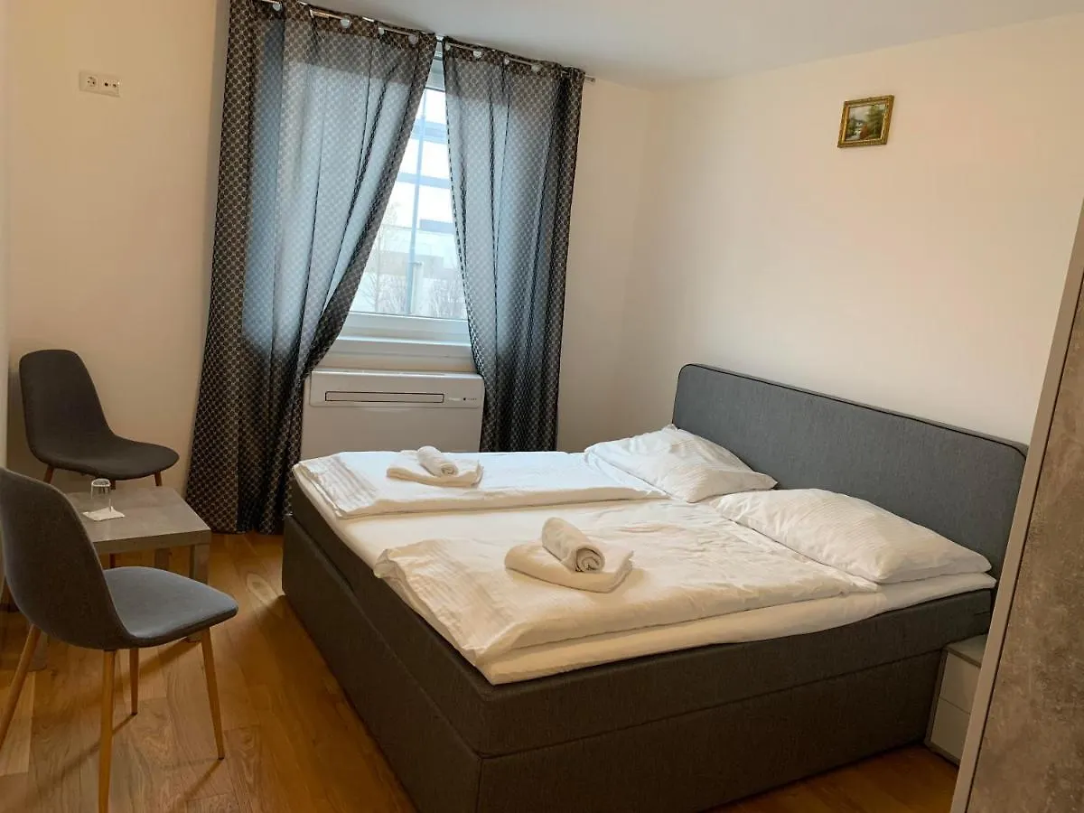 Paradise City Apartment Hotel Vienna 3*,